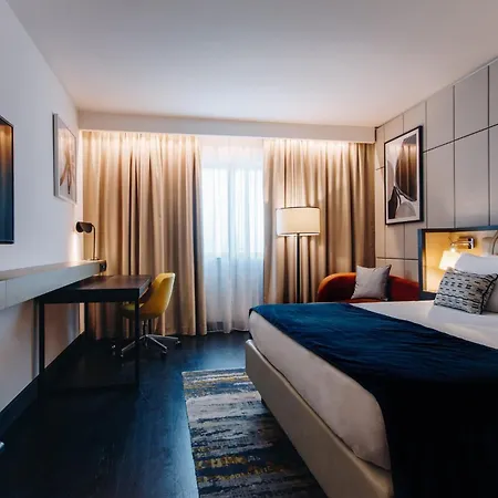 Crowne Plaza By Ihg 4*