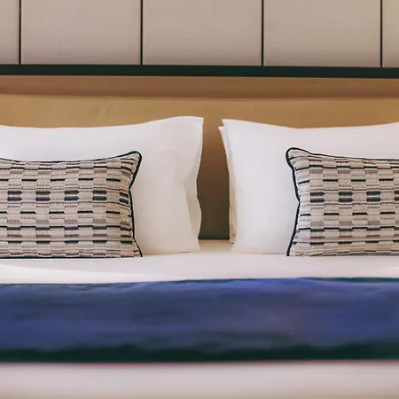 Hotel Crowne Plaza By Ihg 4*