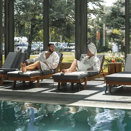 Crowne Plaza By Ihg Hotel