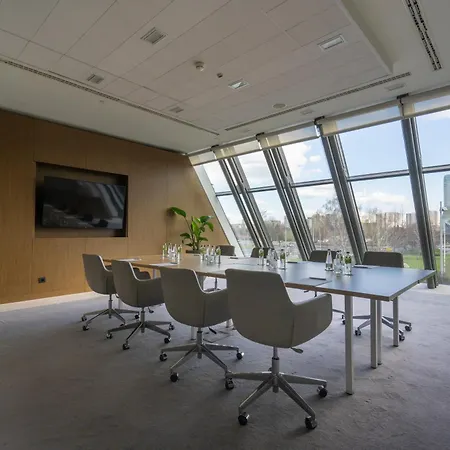 Crowne Plaza By Ihg 4*