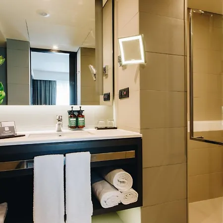 Crowne Plaza By Ihg Hotel 4*