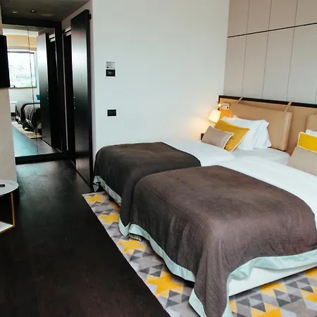 Crowne Plaza By Ihg 4*