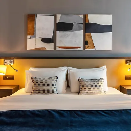 كراون بلازا فندق