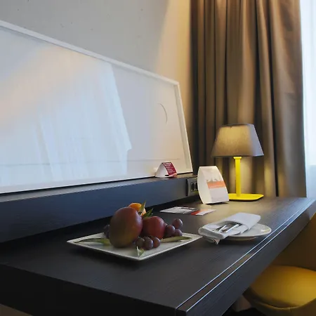 Crowne Plaza By Ihg Hotel 4*